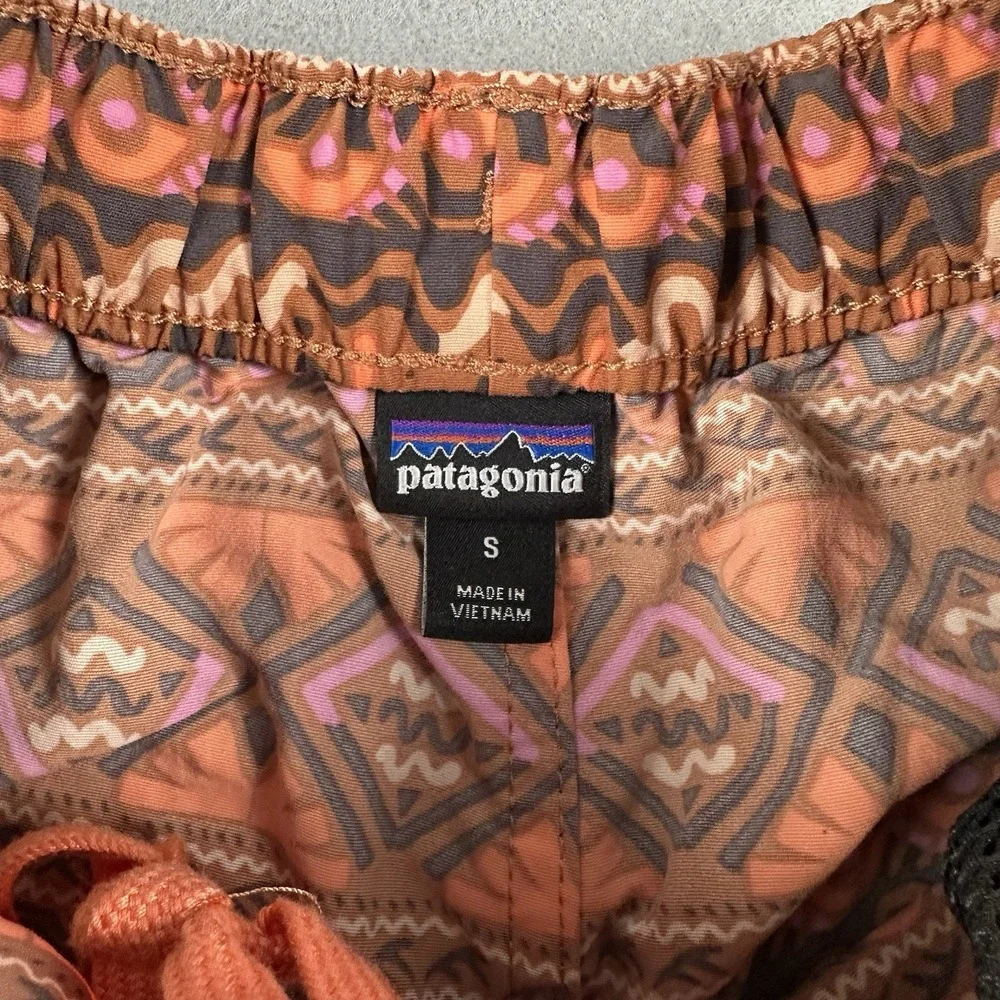 Patagonia Barely Baggies Shorts Womens Small Mangrove Tiki Henna Pattern
